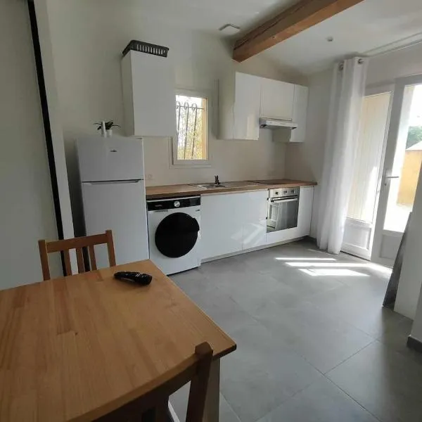 Studio Saint Maximin la Sainte baume, hotel in Saint-Maximin-la-Sainte-Baume