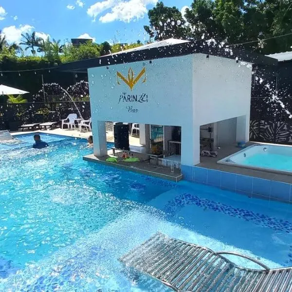 Hotel y Cabañas Parinzzi, hotel em Guatapé