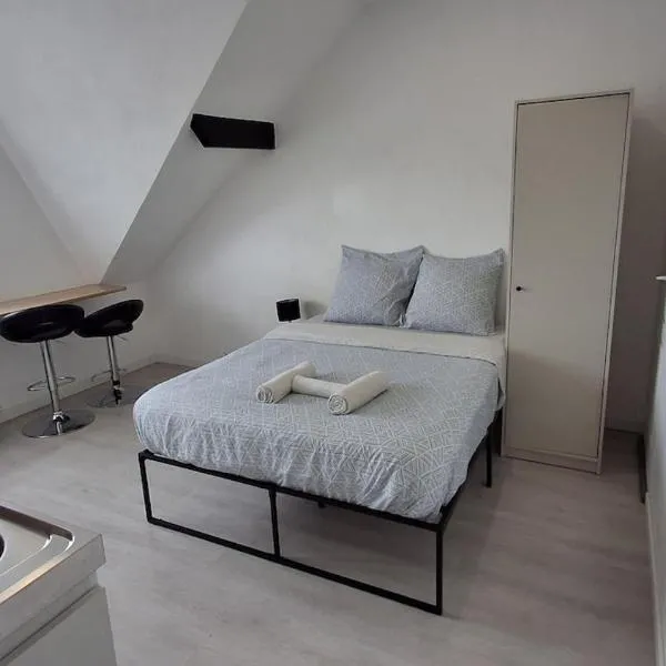 Joli studio équipé de 16m2, Hotel in Neuilly-sur-Marne