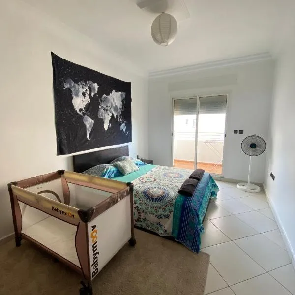 Spacious Apartment F5 Tangier, hotel in Gzennaïa