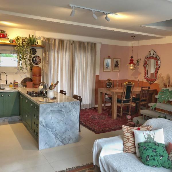 Casa da Maria e suas 3 vira-latas