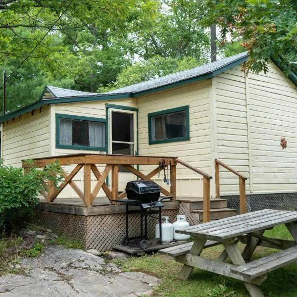 2-Bedroom Cottage #2 - Shortleaf Pine, hotel v destinaci Gravenhurst