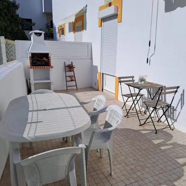 CASA DA PRAIA DA POÇA - Apartamento Rosa, Hotel in Estoril