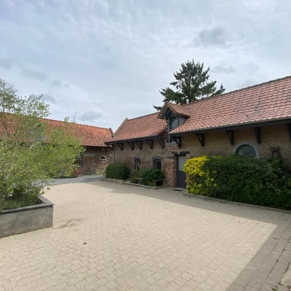 Gîte de la Carnoy, hotel in Ennetières-en-Weppes