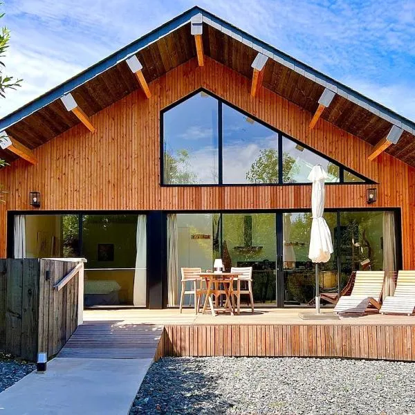 Loft arty à 800 mètres de la mer avec jacuzzi, ξενοδοχείο σε Veulettes-sur-Mer