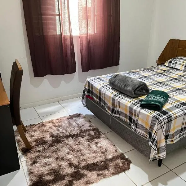 Quarto Aconchegante, hotel in Cruzeiro