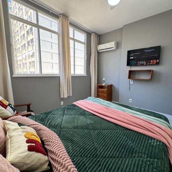 Na Quadra da Praia com 2 Suites - NSC1141-906