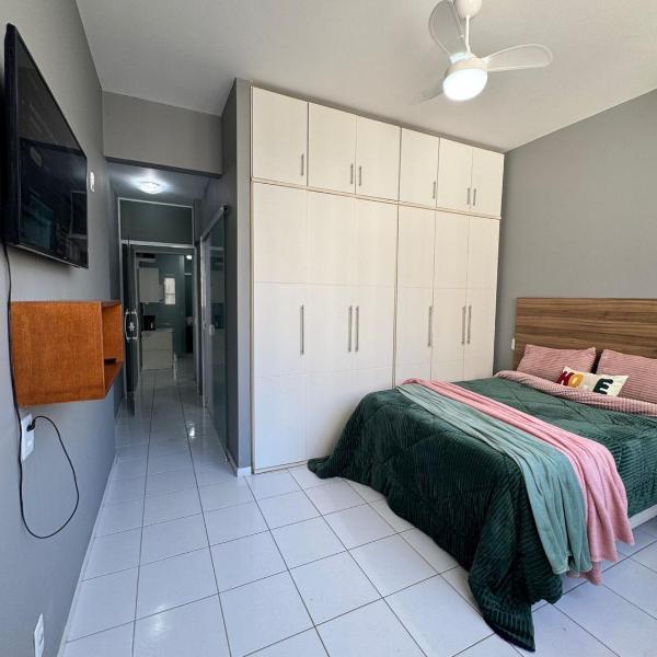 Na Quadra da Praia com 2 Suites - NSC1141-906 - Foto 5