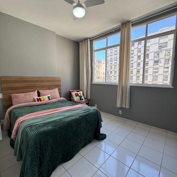 Na Quadra da Praia com 2 Suites - NSC1141-906 - Foto 2