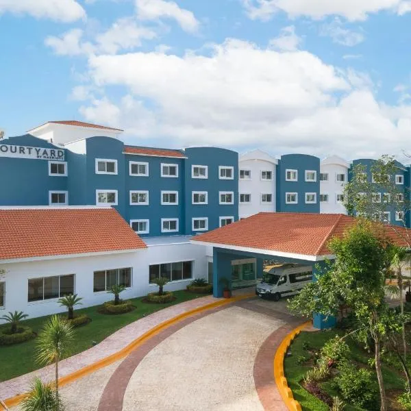 Courtyard by Marriott Cancun Airport, hotel v destinaci Cancún