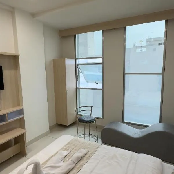 Hotel Sky Gold, hotel in Botād