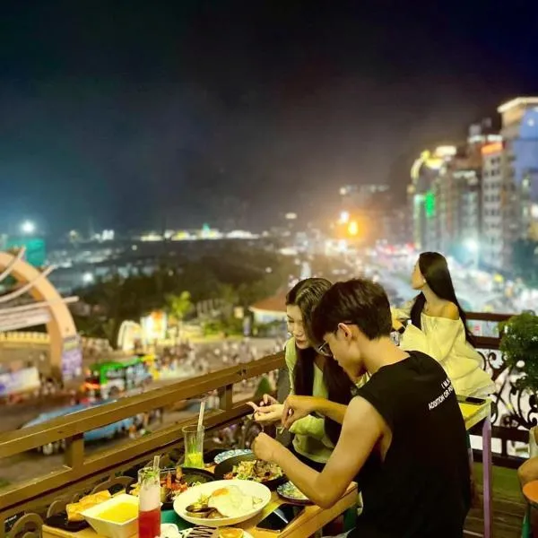 The Little Leaf Hostel - Restaurant and Rooftop Bar CatBa, khách sạn ở Đảo Cát Bà