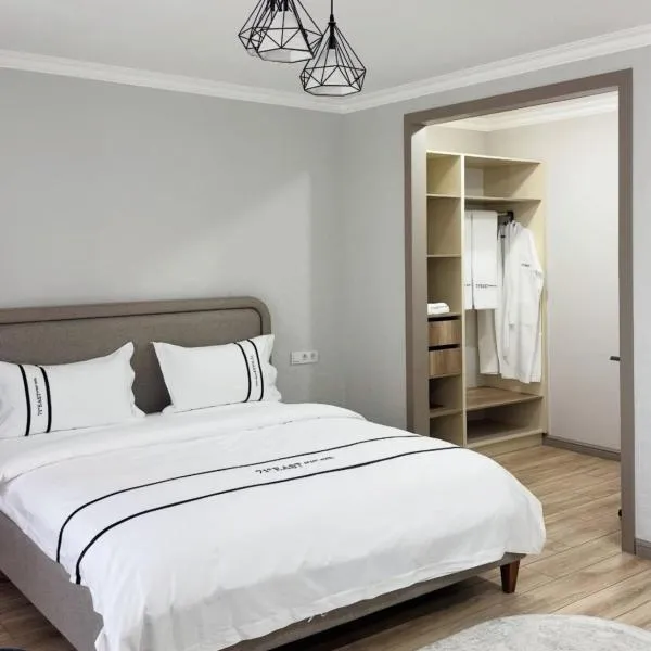 71 East Apart Hotel, hotel in Prigorodnyy