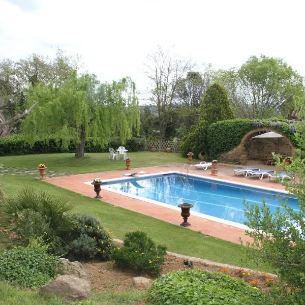 Mas Vilosa Bed and Breakfast, hotel em Corçà