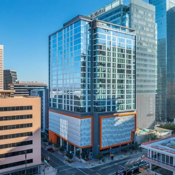 Boulevard Stays Highrise STU Sky Pool Parking Gym 26, hotel a Phoenix