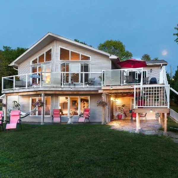N' This on the Bay -Lower Level Vacation Suite, hotelli kohteessa Wiarton