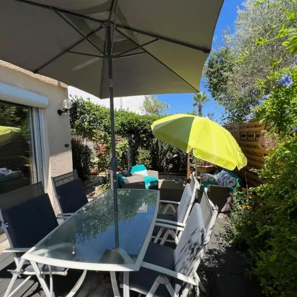 T2 avec jardin, готель у місті Пероль