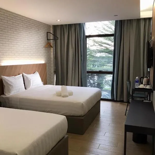 Hotel 99 Seri Kembangan Serdang, hotel di Seri Kembangan