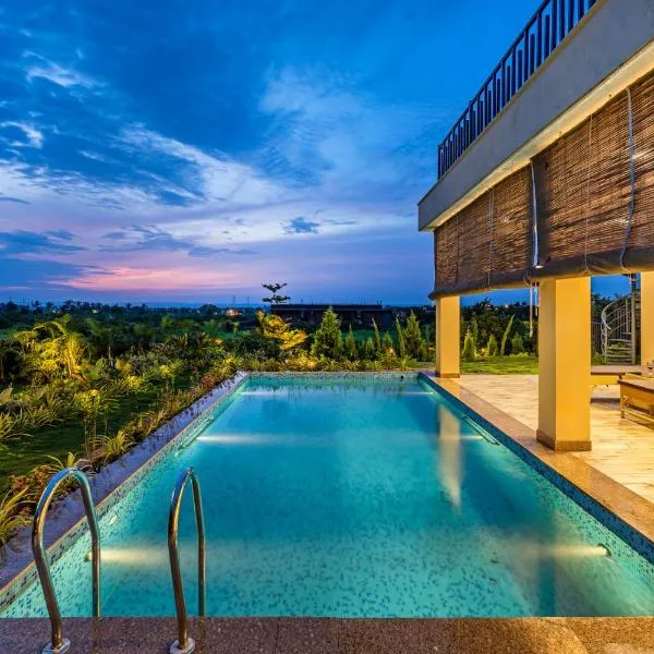 StayVista at Evaarah with Bonfire, Pool, hotel i Hyderabad