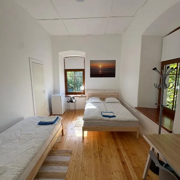 Ravelin, hotel in Narva