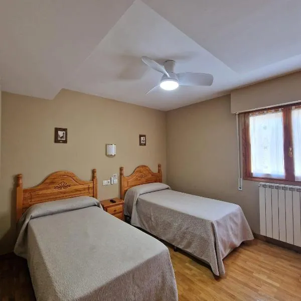 Hostal Valle De Tena, hotel a Sabiñánigo
