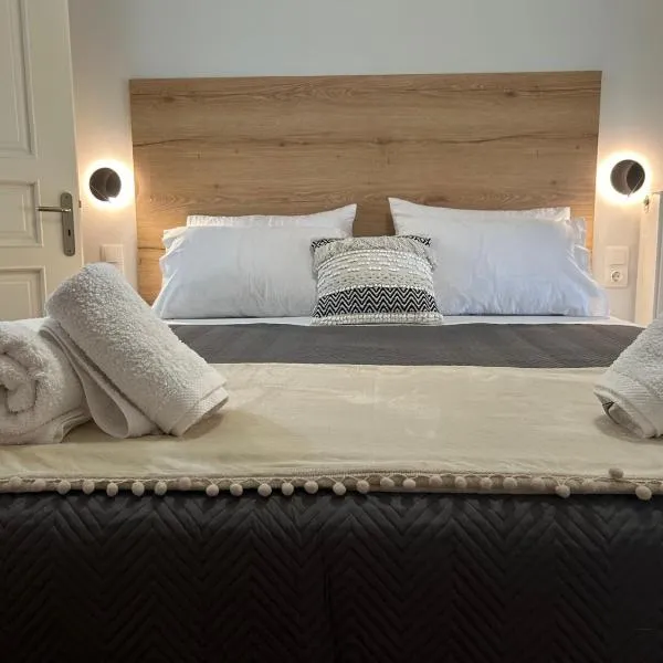THEODORA SUITE SMART KEY BOX by PROJECT 86 IKE, hotel in Agrinion