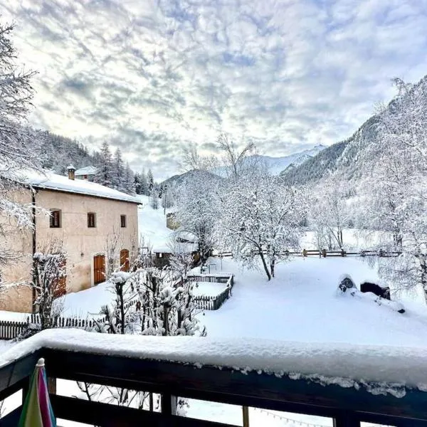 Casa-Le Gerland : joli duplex dans chalet St-Véran，位于圣韦朗的酒店