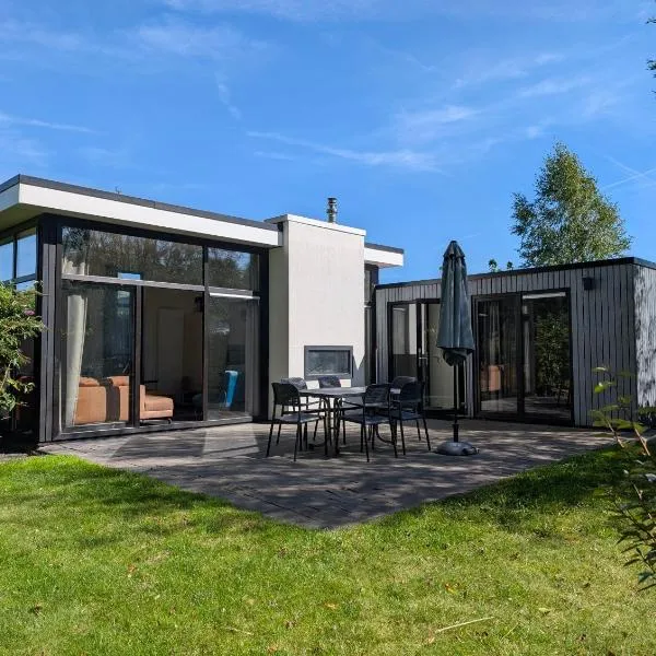 Holiday home - area AMSTERDAM - 6 people, Hotel in Halfweg