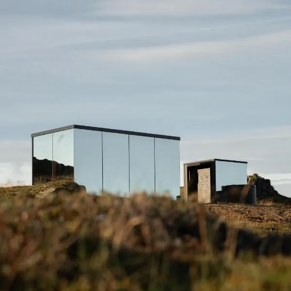 Mirror Suite, hotel sa Hjarðarholt
