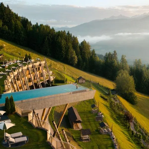 Alpin Panorama Hotel Hubertus, khách sạn ở Valdaora