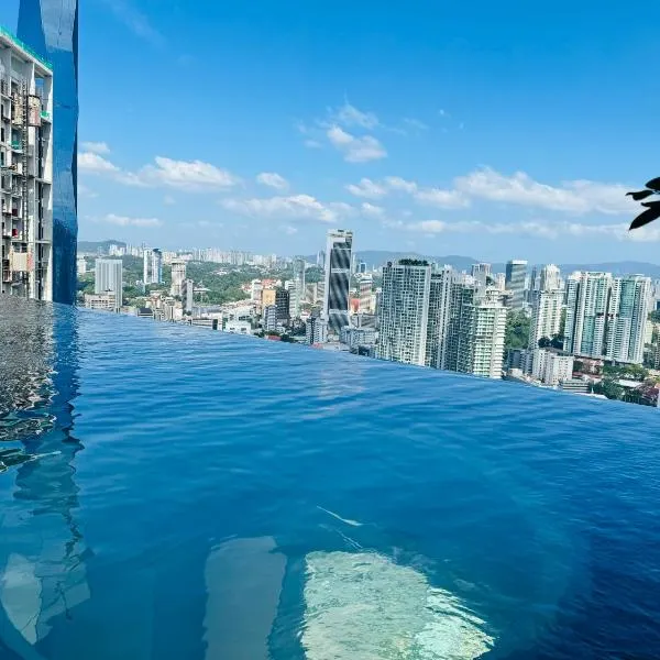 Lucentia Residence Infinity swimming pool BY Lalaport, hotel v Kuala Lumpur