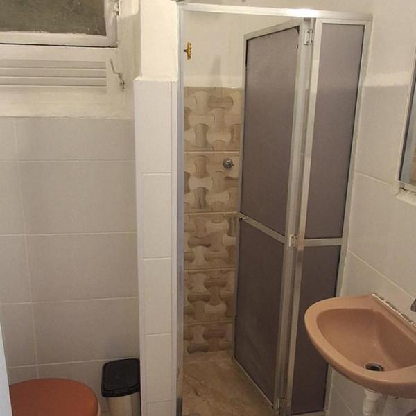 Seja Bem vindo ao seu refugio urbano na quadra da praia projetado para quem não abre mão de conforto e nosso studio une uma localização imbatível perfeito para casais em férias família e amigos que precisam de um ambiente funcional e inspirador - Foto 3