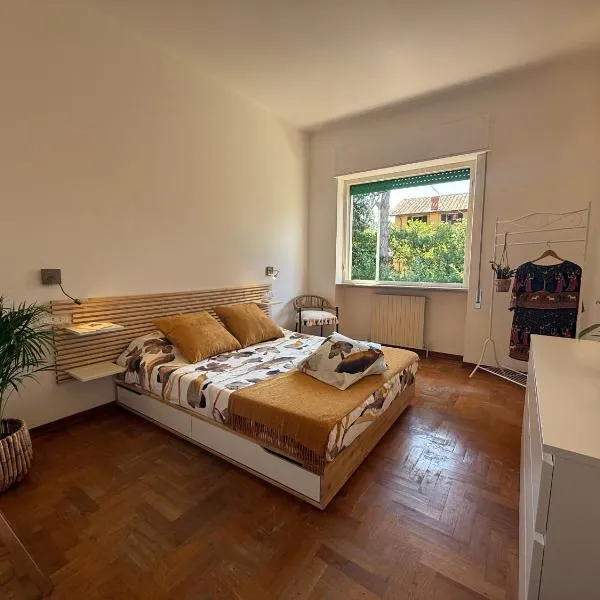 Casa rinnovata con aria condizionata, 500 m dal lungomare, khách sạn ở Viareggio