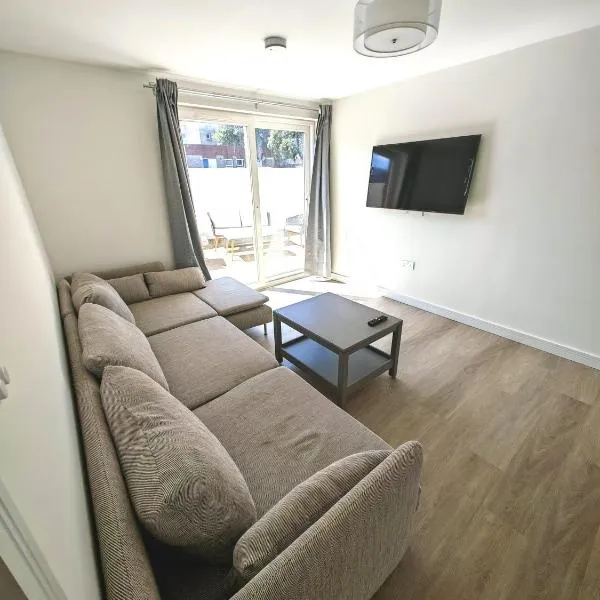 Cozy corner 2 bedroom house, hotel a Edimburgo