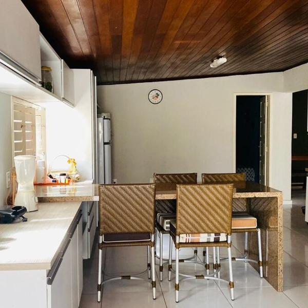 Maravilhosa casa com piscina - Foto 4