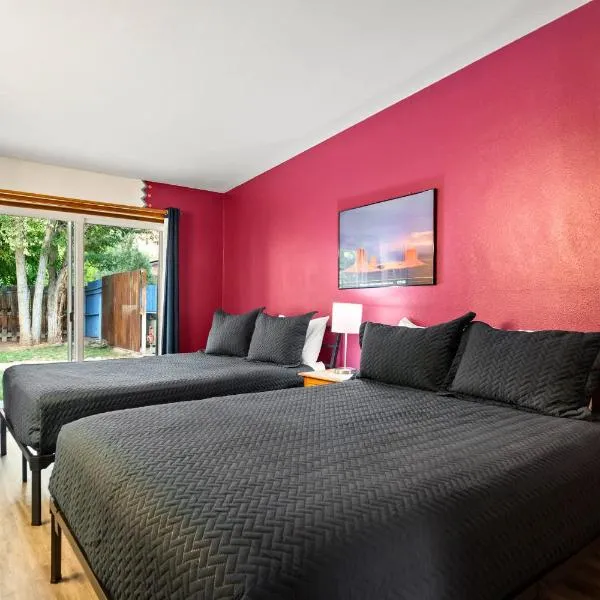 Near Downtown Adventure Nest - Rose Tree 4, hotel Moabban