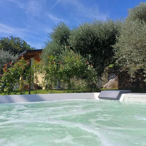 Carmen de Nella Eco Lodge 4*, hotel in Caprino Veronese