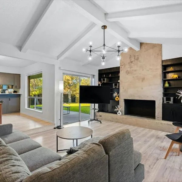 Elegant 3BR Home l Walk to Zilker