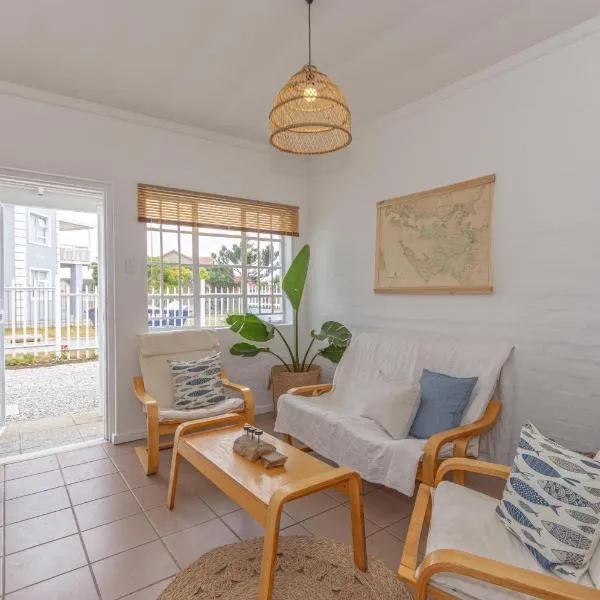 De Schuit Beach House, hotel i Wilderness