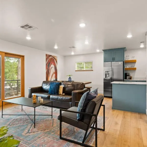 Near Downtown Stylish 2BR With Amazing Patio - #2, hotel in Moab