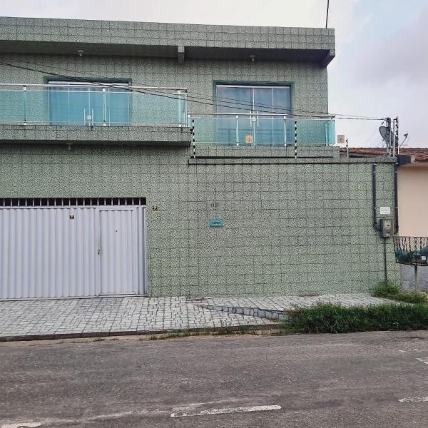 Linda casa 2 andares para 7 pessoas