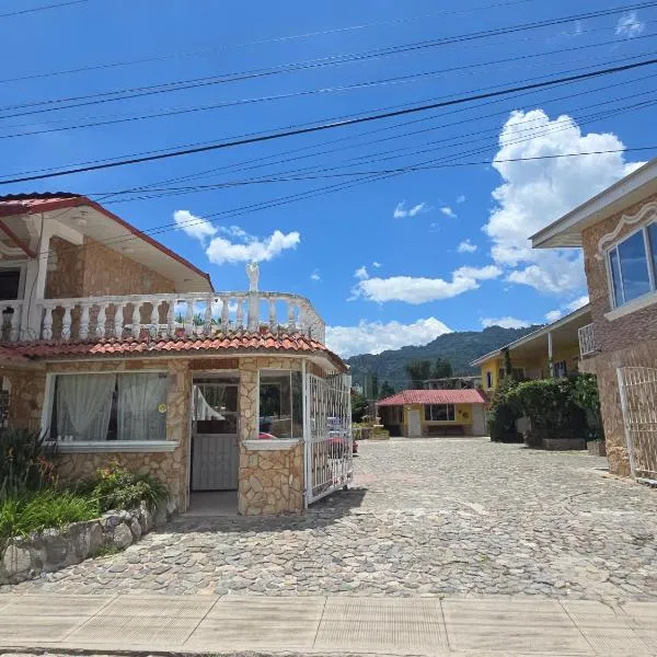 Hotel Paradise Inn, hotel in Panajachel