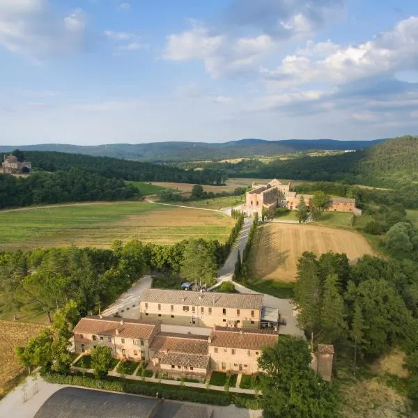 Casale San Galgano, hotel in Torniella