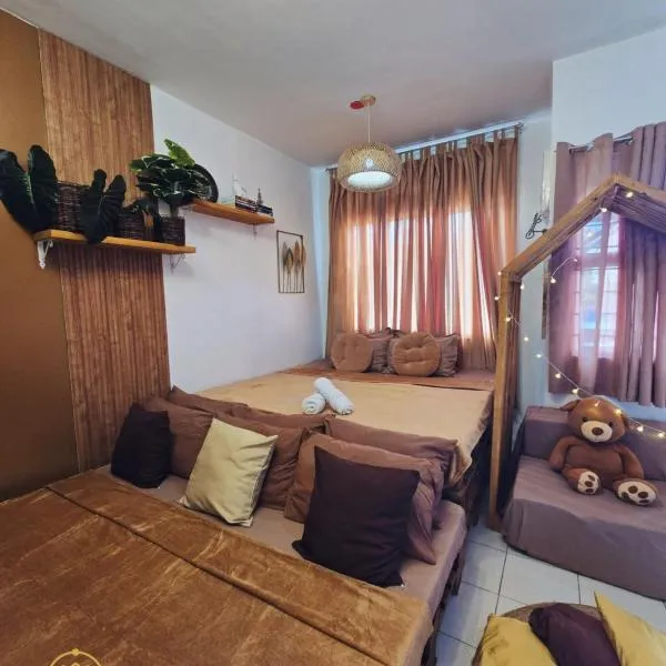 El Nissi Staycation, FAMILY CABIN, CONTEMPORARY CABIN, Enchanted Kingdom, hotel in Santa Rosa