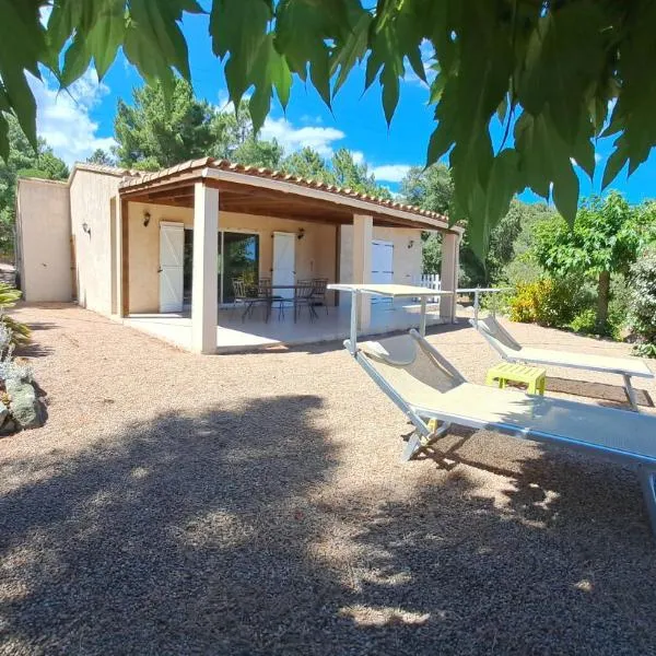 Villa avec piscine hors sol à 10mn de la plage, hotel a Lecci