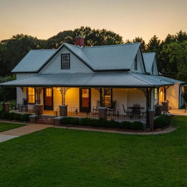 The Bulldog Farmhouse - 100 year old home, hotel ad Athens