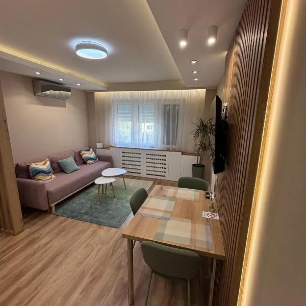 Hello One 2 Apartman, hotel v destinaci Šabac