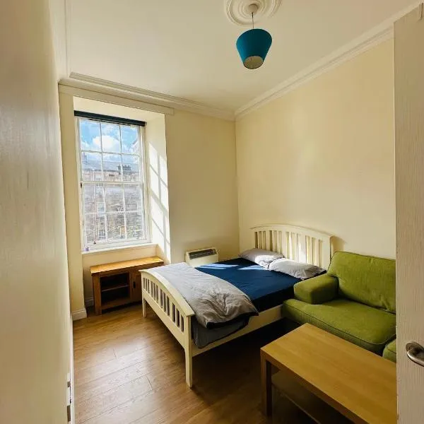 Cozy Room In Sauchiehall Street, hotel in Glasgow