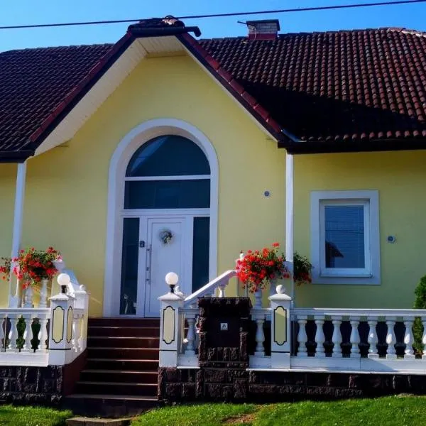Chalupa Riviéra a Apartmány Riviéra - Liptov Bešeňová, hotel in Ružomberok