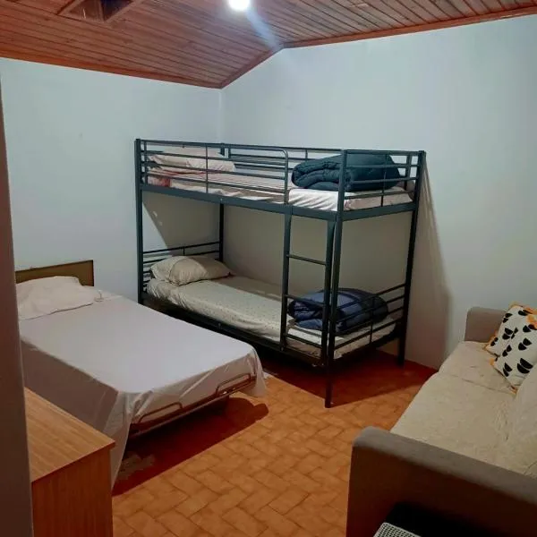 Alojamento Excalibur, hotel en Meda